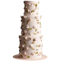 Свадебный торт усеянный цветами №3764