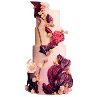Свадебный торт с цветами и лепестками №3766