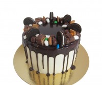 Торт без мастики с конфетами №1203