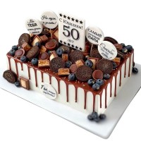 Торт на юбилей 50 лет со сладостями и ягодами №4097