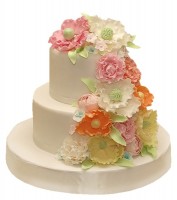 Белый торт на свадьбу с разноцветными цветами №816
