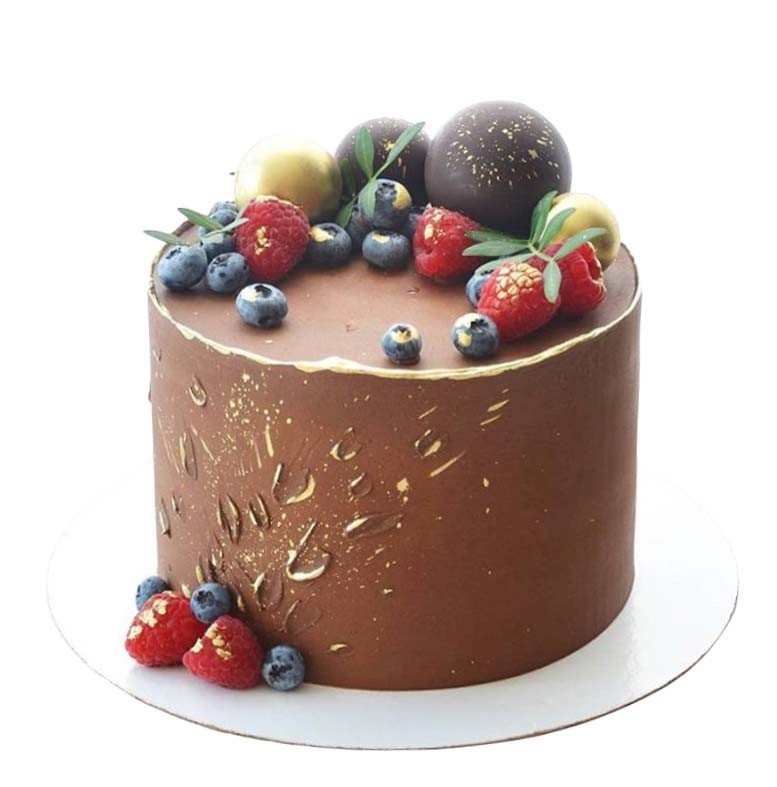 Коричневый торт с ягодами и шариками №2432