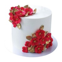 Белый торт без мастики с красными цветами №3422
