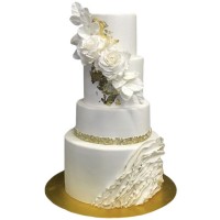 Четырехъярусный свадебный торт с цветами и золотом №3593
